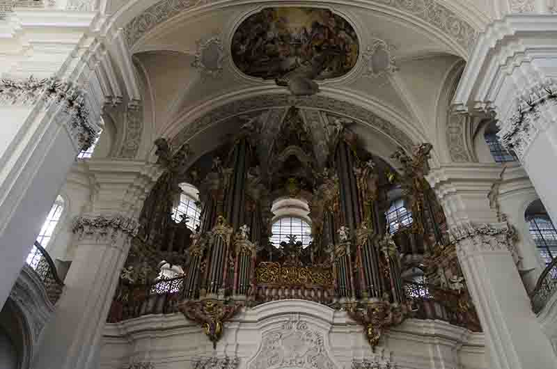 60 - Alemania - Wiengarten - basilica y abadia de san Martin y san Osvaldo - interior - organo